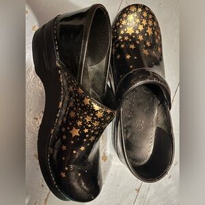 Women size 8 Dansko.